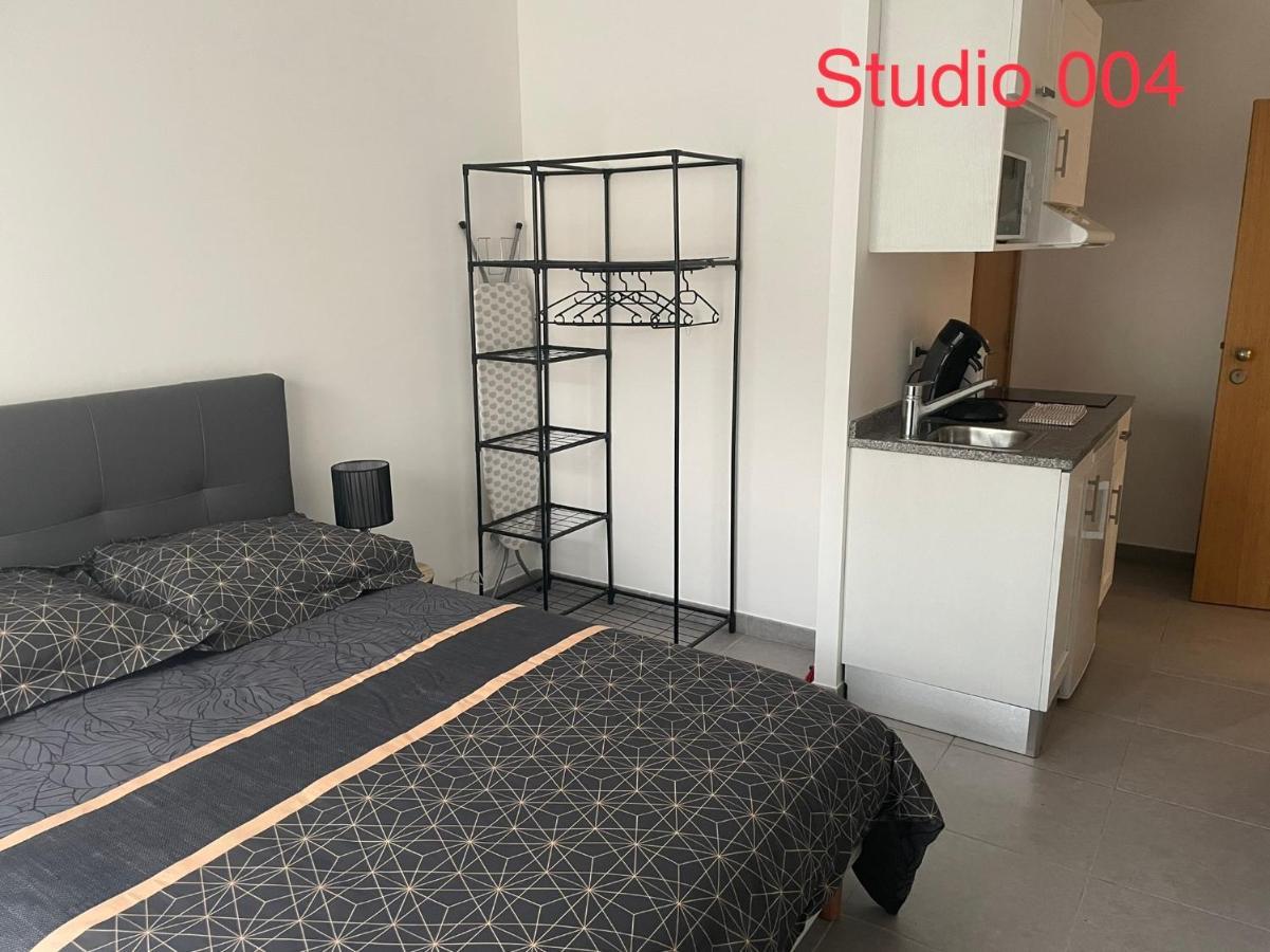Studio A 300 M De La Gare De Mantes-La-Jolie Eksteriør billede