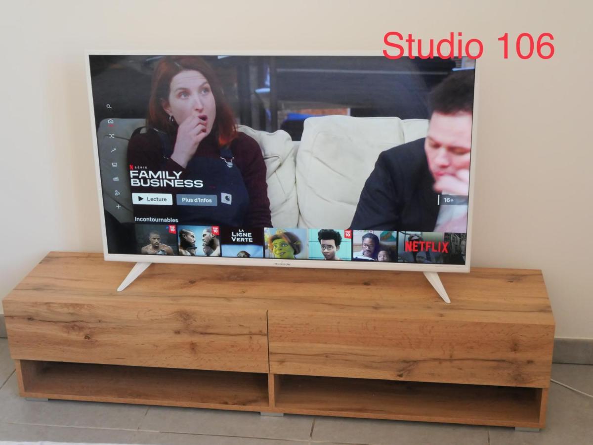 Studio A 300 M De La Gare De Mantes-La-Jolie Eksteriør billede
