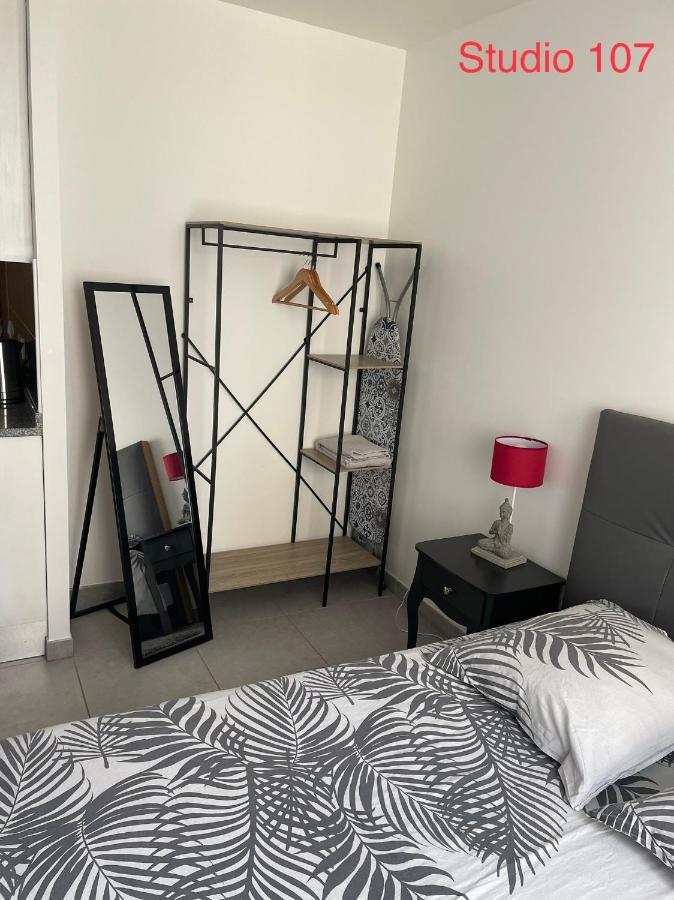 Studio A 300 M De La Gare De Mantes-La-Jolie Eksteriør billede