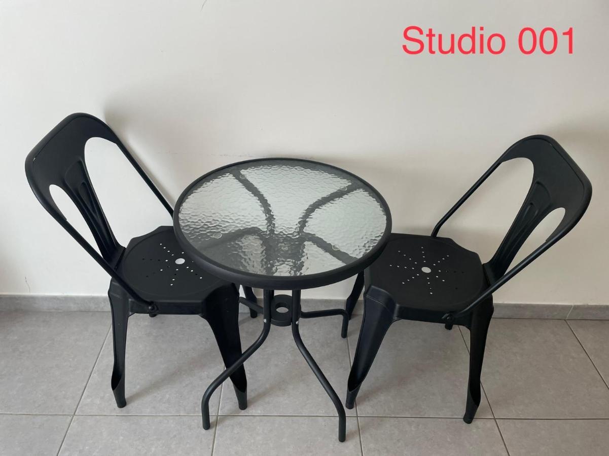 Studio A 300 M De La Gare De Mantes-La-Jolie Eksteriør billede