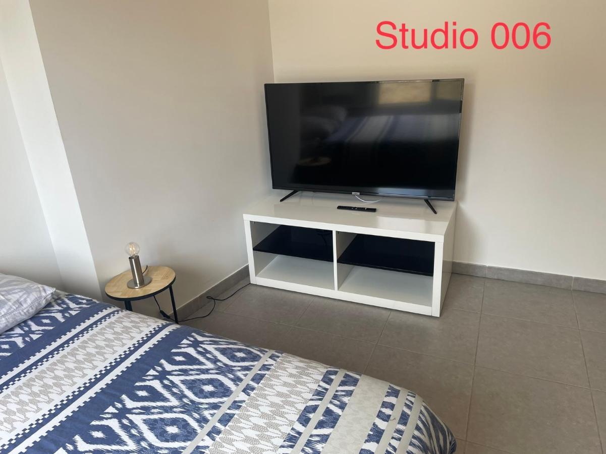 Studio A 300 M De La Gare De Mantes-La-Jolie Eksteriør billede