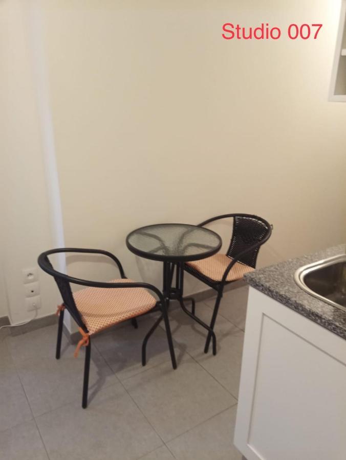 Studio A 300 M De La Gare De Mantes-La-Jolie Eksteriør billede