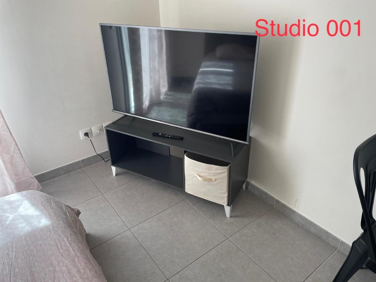 Studio A 300 M De La Gare De Mantes-La-Jolie Eksteriør billede