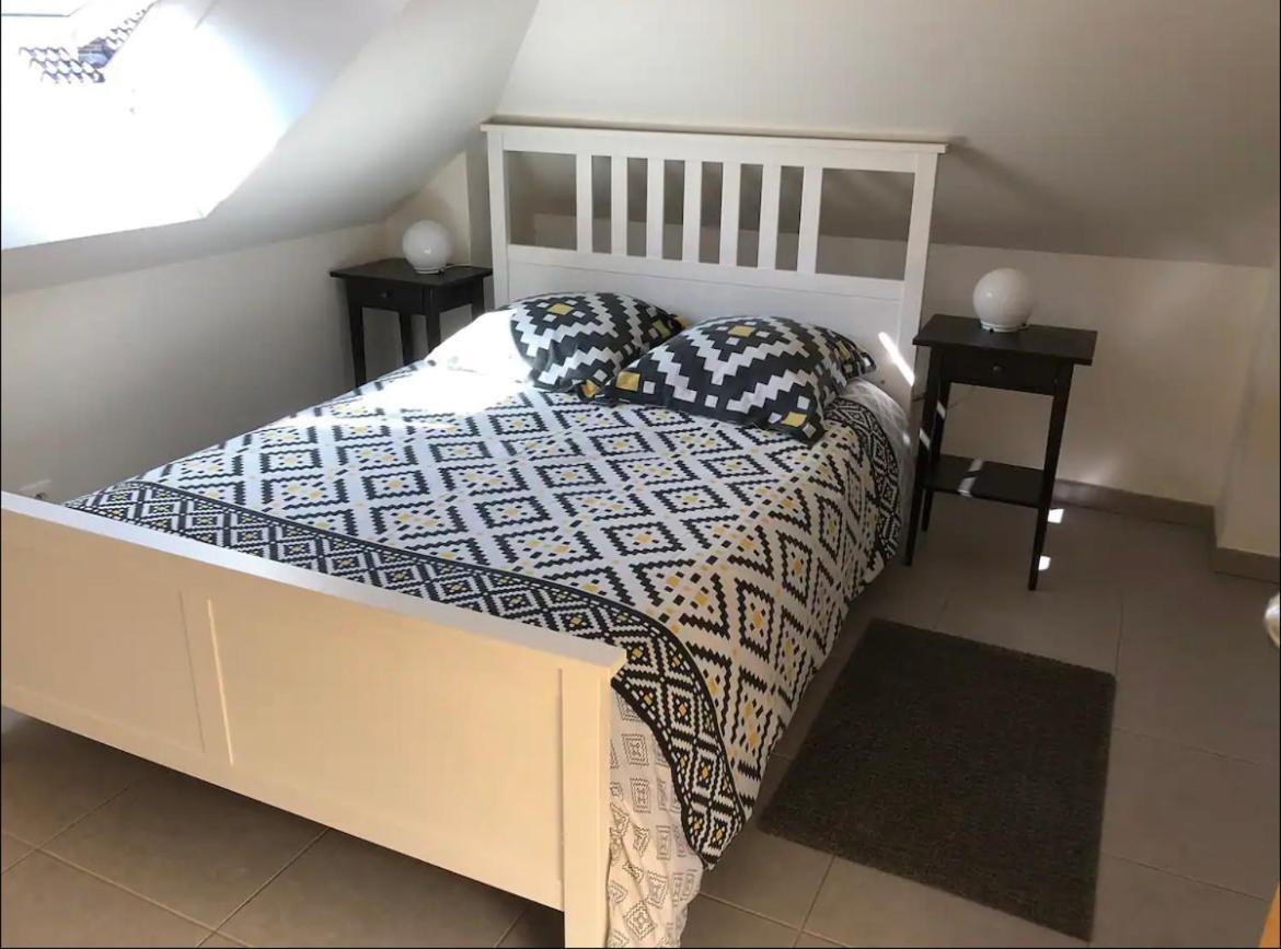 Studio A 300 M De La Gare De Mantes-La-Jolie Eksteriør billede