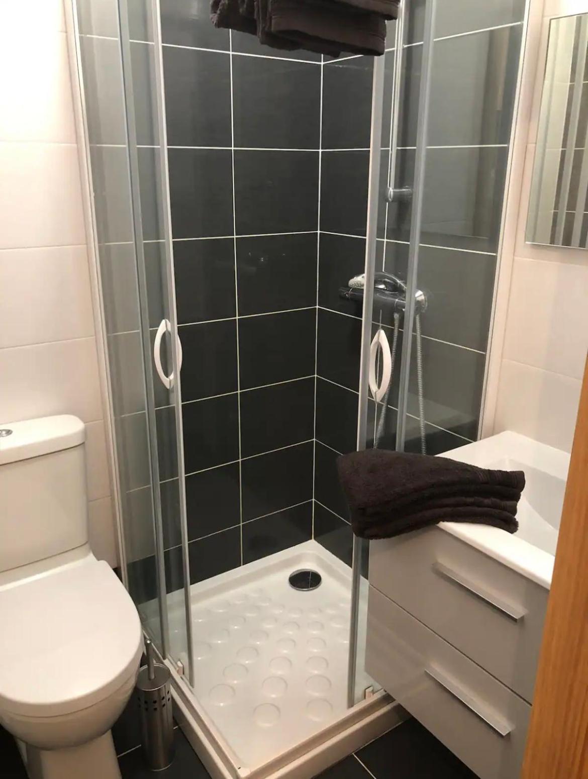 Studio A 300 M De La Gare De Mantes-La-Jolie Eksteriør billede