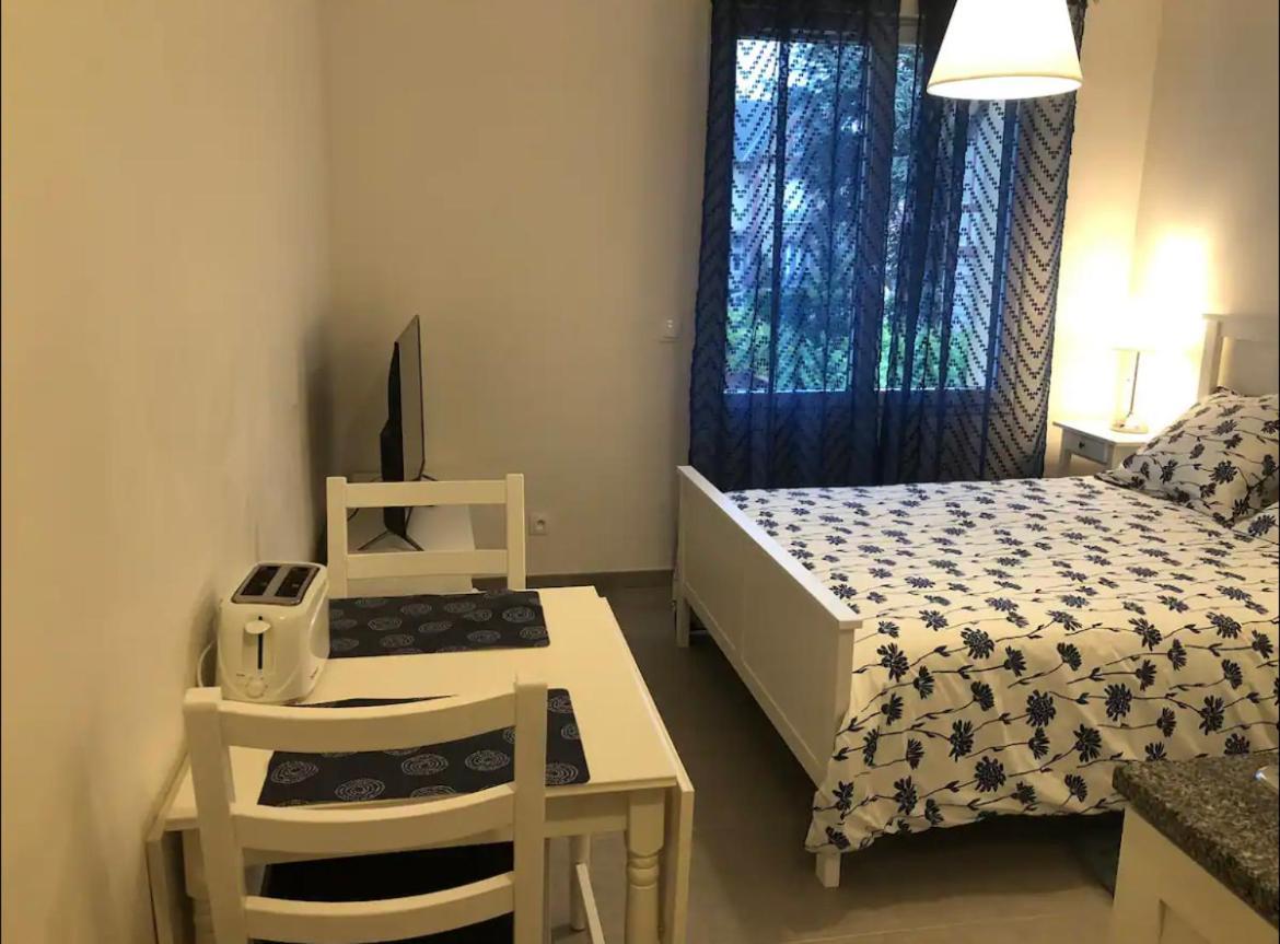 Studio A 300 M De La Gare De Mantes-La-Jolie Eksteriør billede