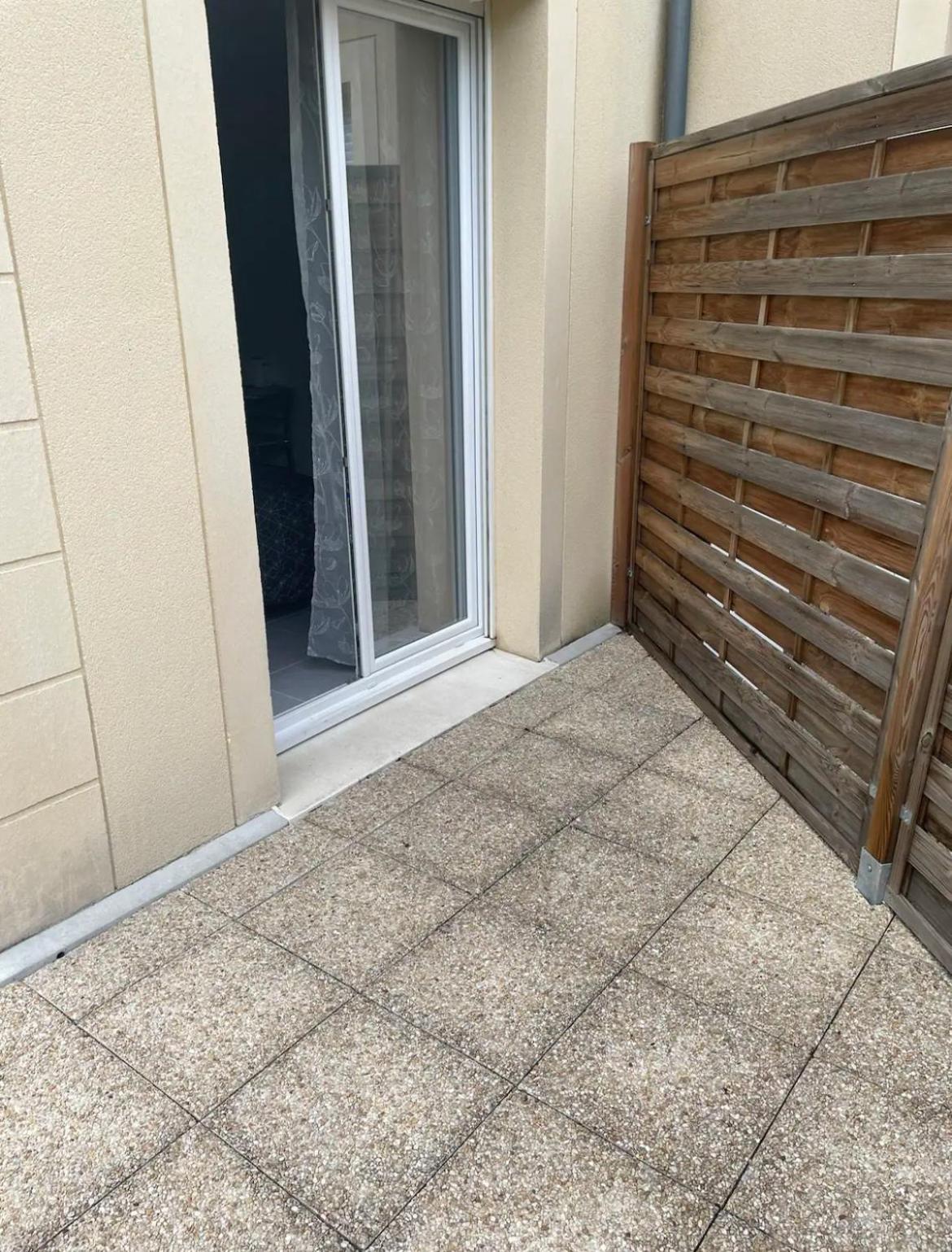Studio A 300 M De La Gare De Mantes-La-Jolie Eksteriør billede
